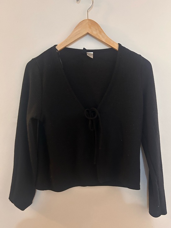 H&M Sweaters - H&M Black Ribbed V-Neck Tie-Front Top
